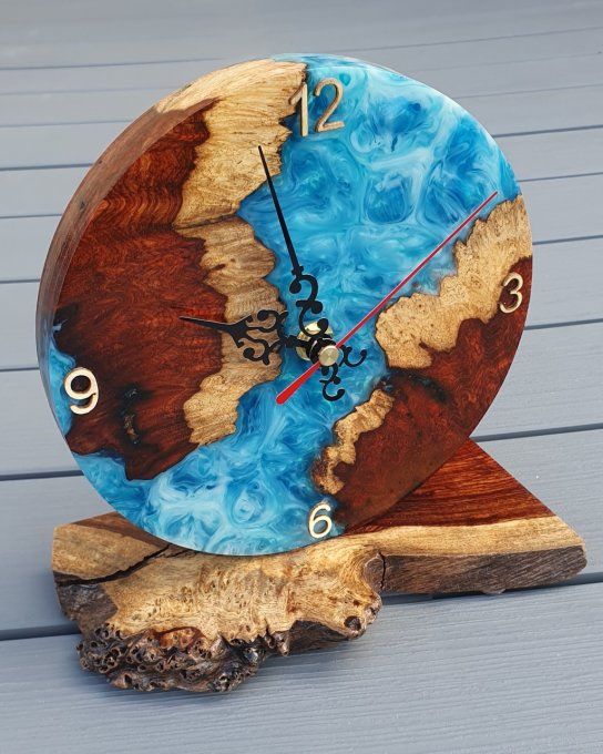 Horloge en loupe de Padouck