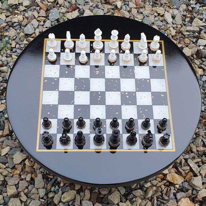 Jeu d'échecs rond noir et blanc