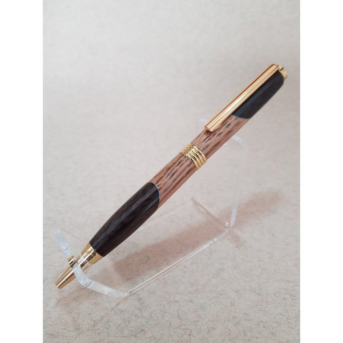 Stylo artisanal bois Chêne. Finition doré brillant