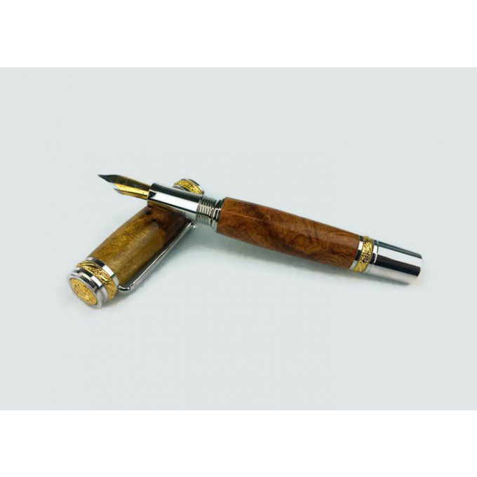 Stylo plume artisanal en bois de loupe de marronnier