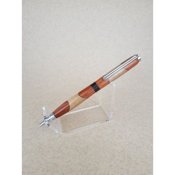 Stylo artisanal segmenté en bois Erable et Bubunga